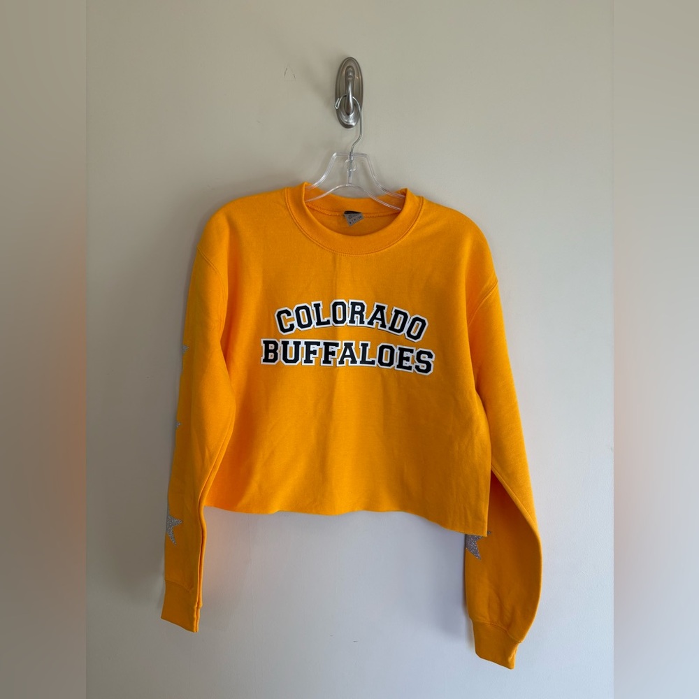 Spirit Szn CU Boulder Star Patched Cropped Crewneck